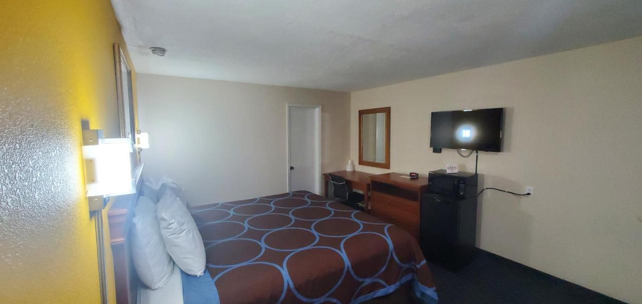American Inn Motel Pratt Esterno foto