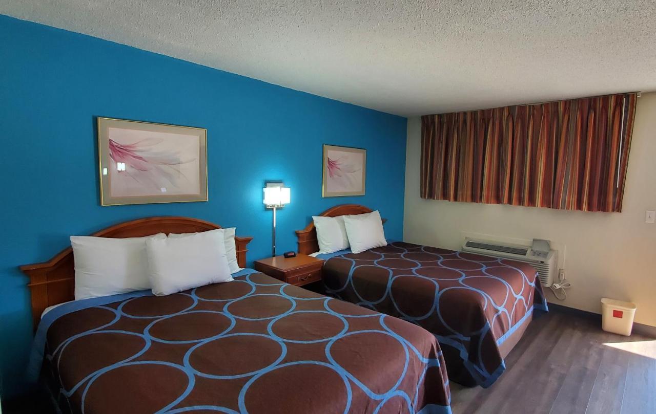 American Inn Motel Pratt Esterno foto