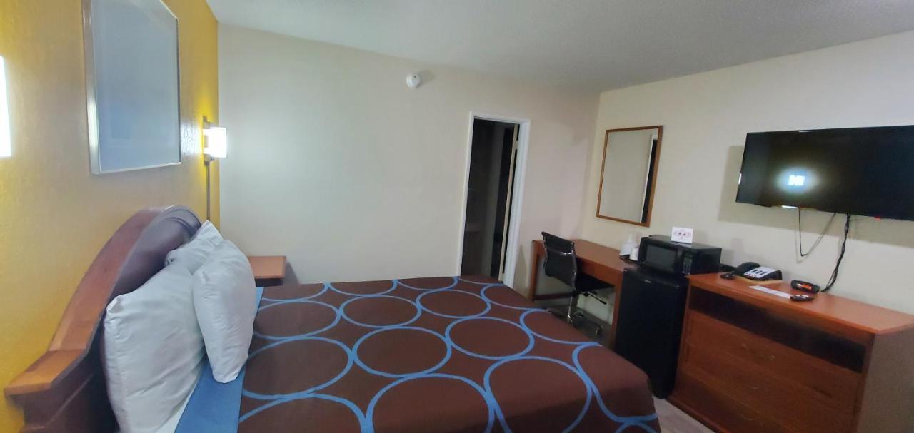 American Inn Motel Pratt Esterno foto