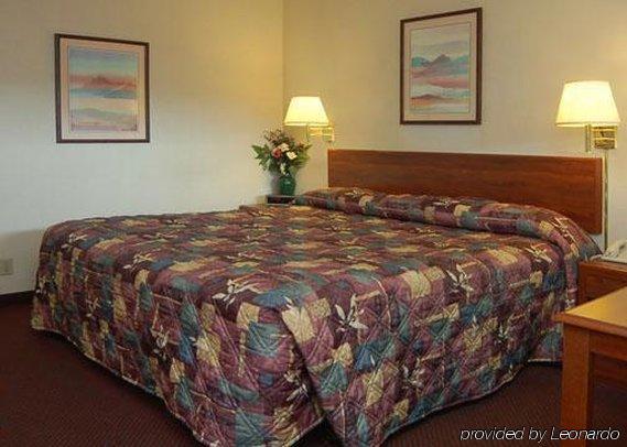 American Inn Motel Pratt Esterno foto