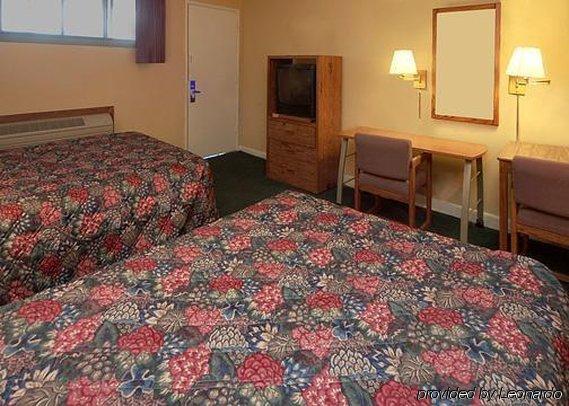 American Inn Motel Pratt Esterno foto