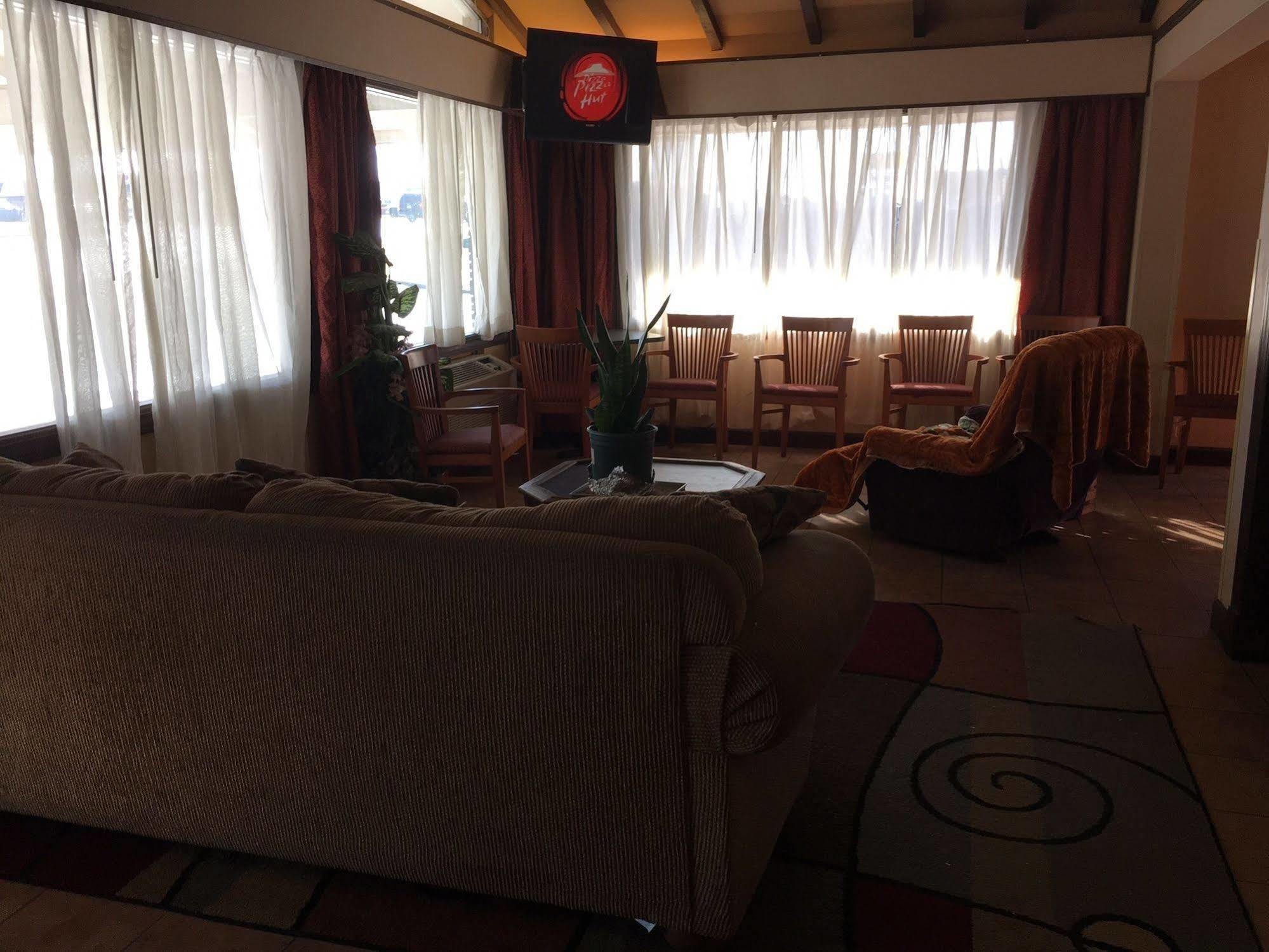American Inn Motel Pratt Esterno foto