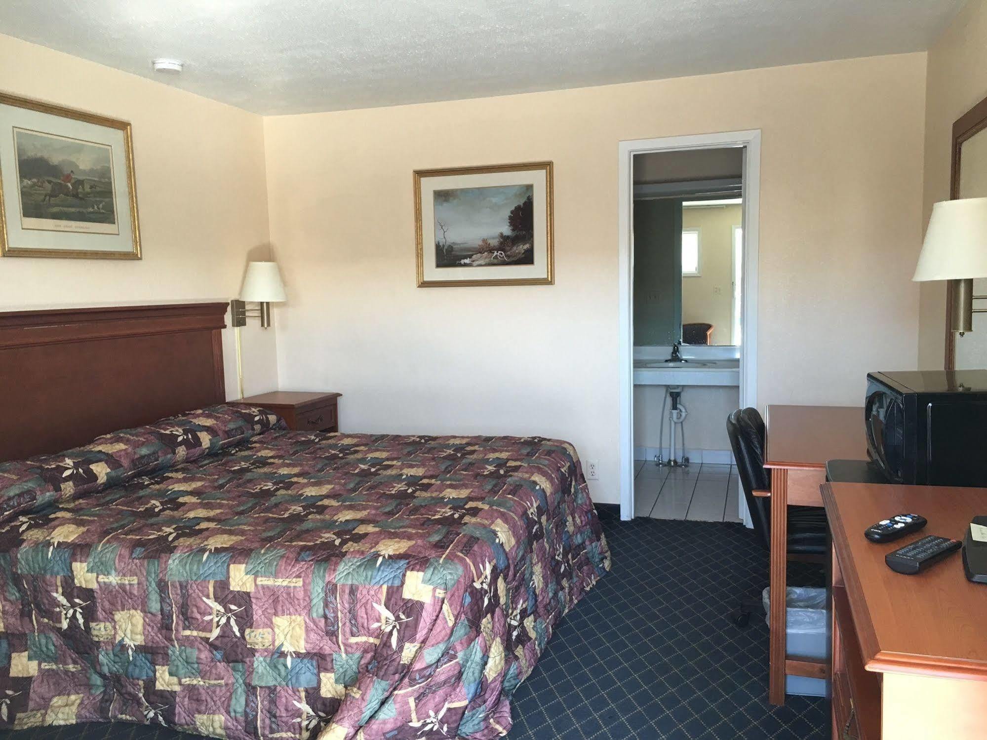 American Inn Motel Pratt Esterno foto
